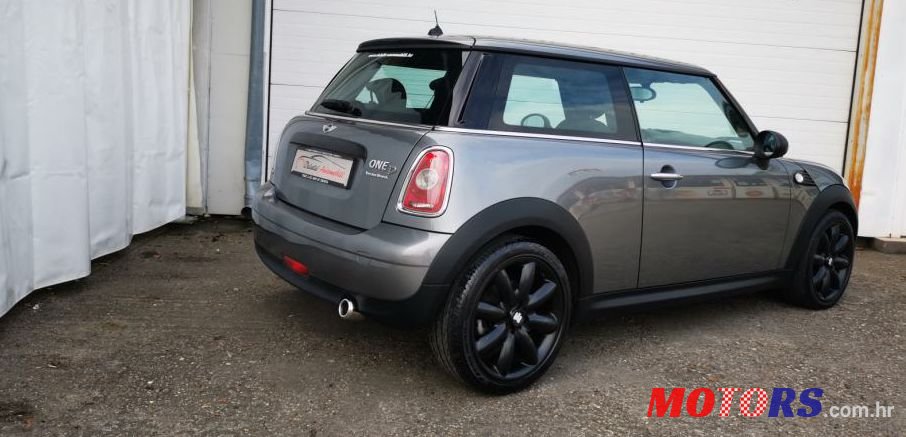 2010' MINI One 1.6D photo #2