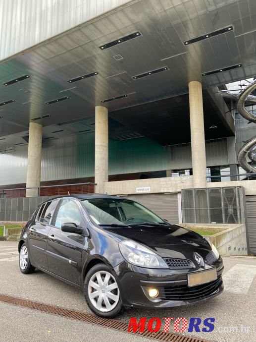 2008' Renault Clio 1,5 Dci photo #1
