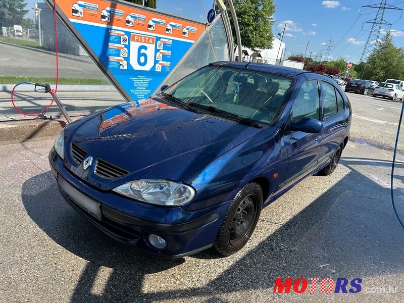 2001' Renault Megane Classic 1,6 16V photo #2