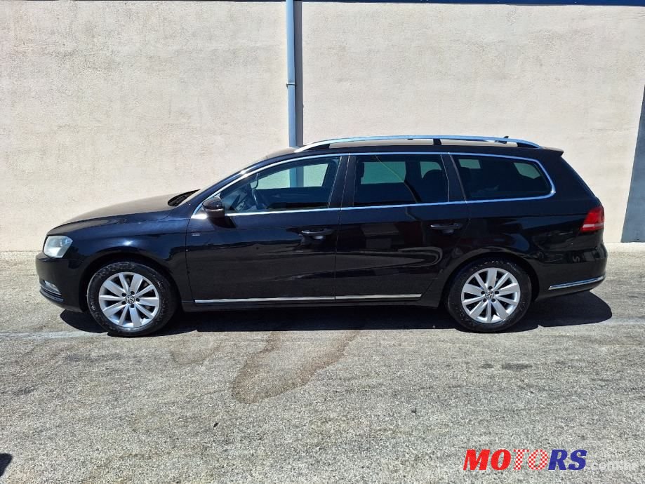 2012' Volkswagen Passat Variant photo #1