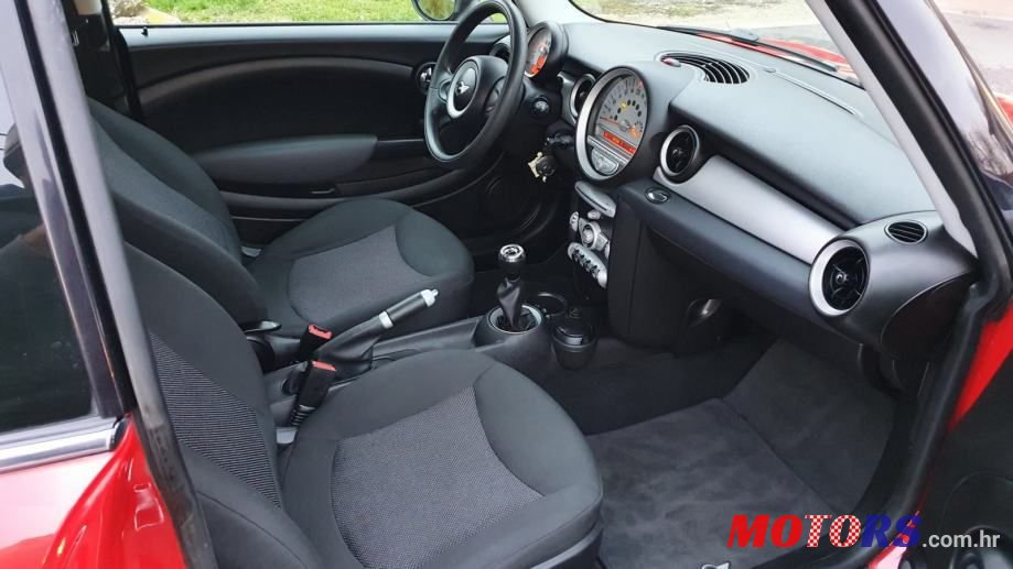2008' MINI Cooper photo #3