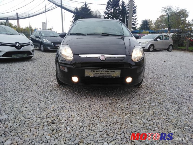 2010' Fiat Punto Evo photo #2