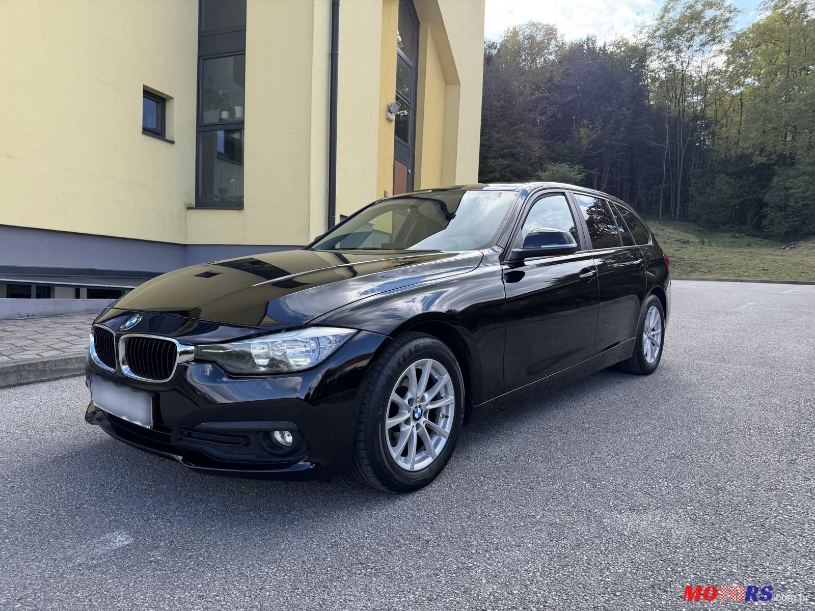 2017' BMW Serija 3 316D Touring photo #2