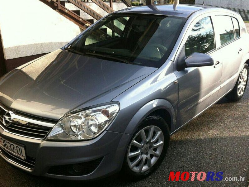 2008' Opel Astra 1,7 Cdti photo #2