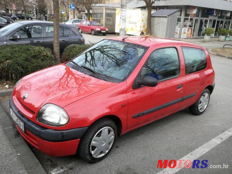 2000' Renault Clio 1,2 photo #1