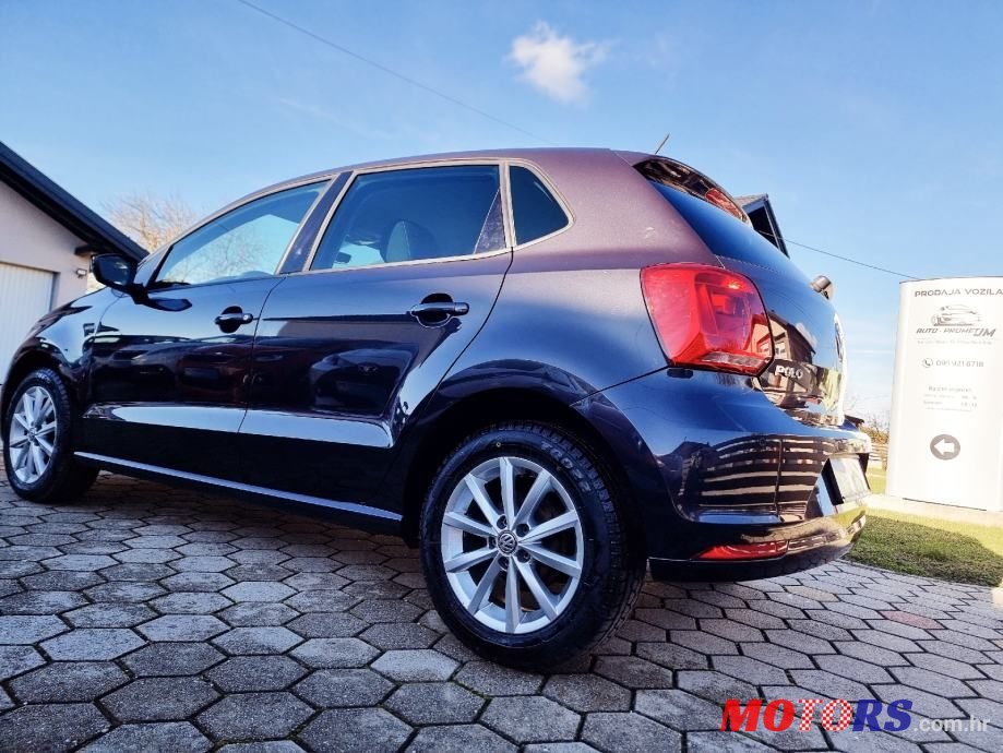 2015' Volkswagen Polo 1,0 photo #6