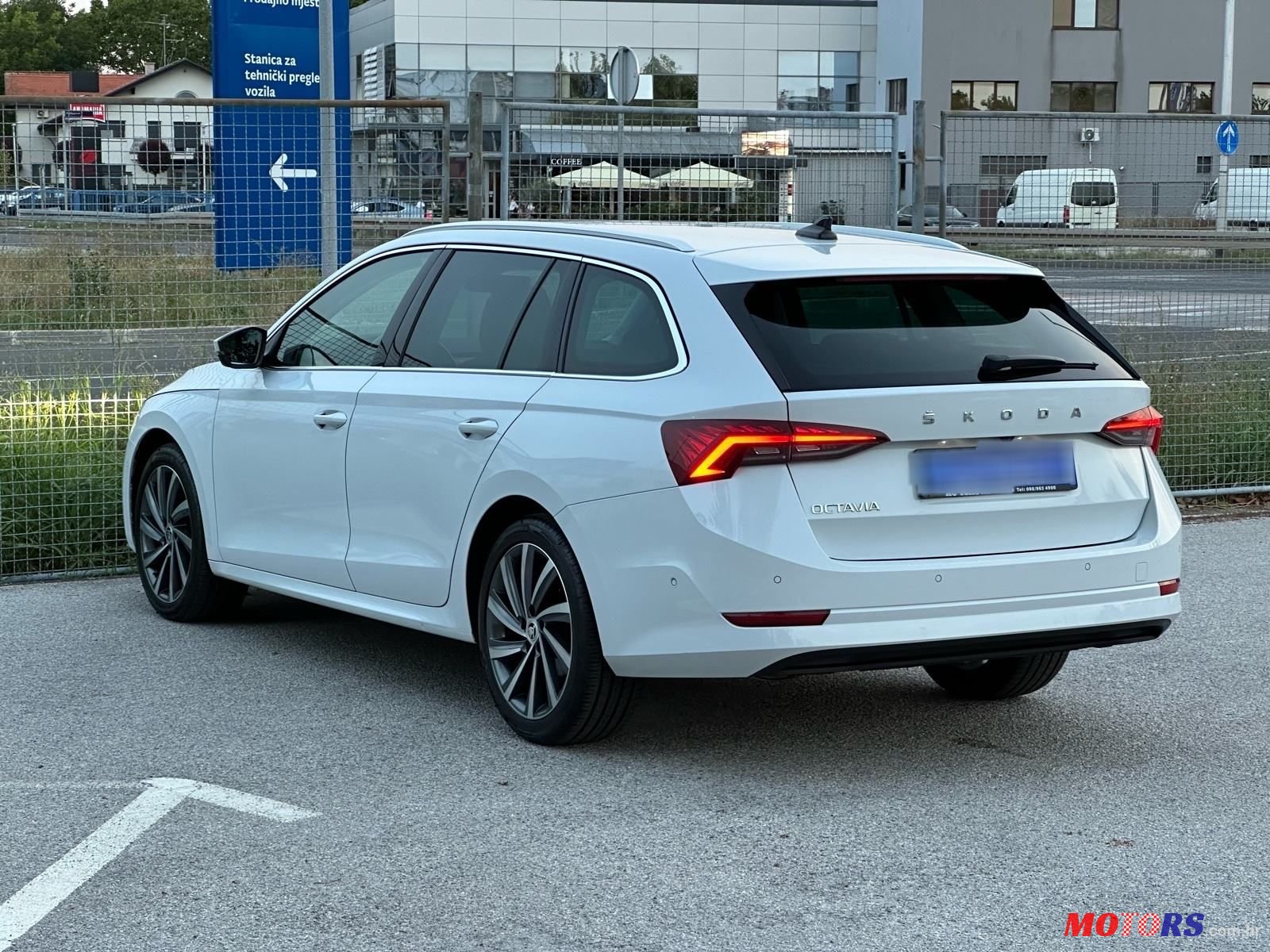 2020' Skoda Octavia Combi photo #5