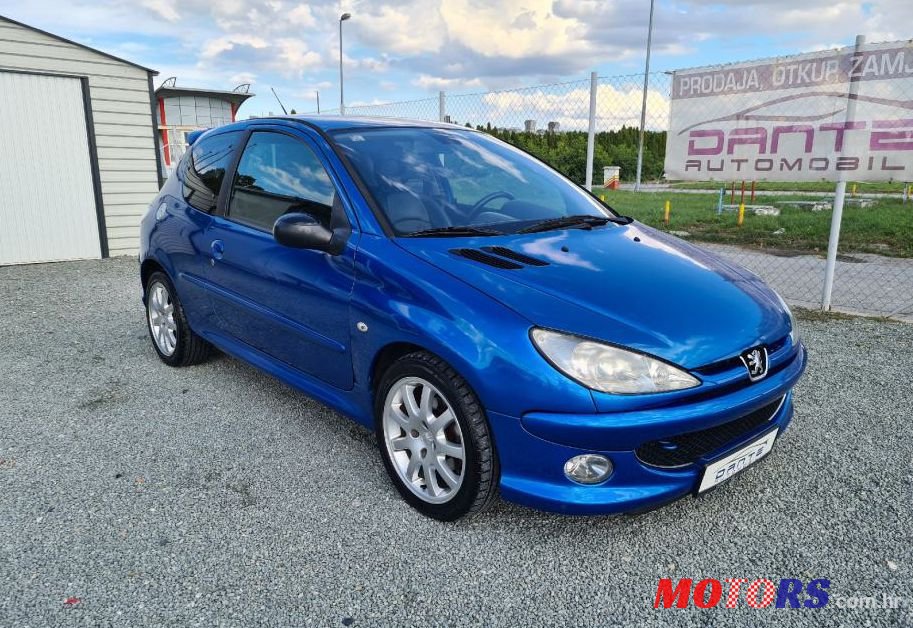 2005' Peugeot 206 206 1,6 Hdi photo #1