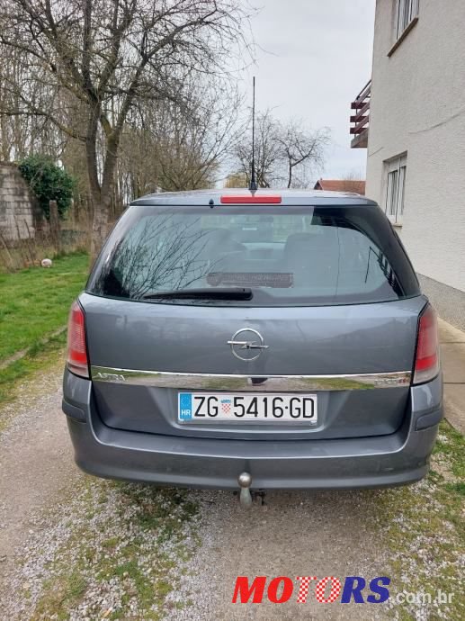 2006' Opel Astra Karavan photo #4