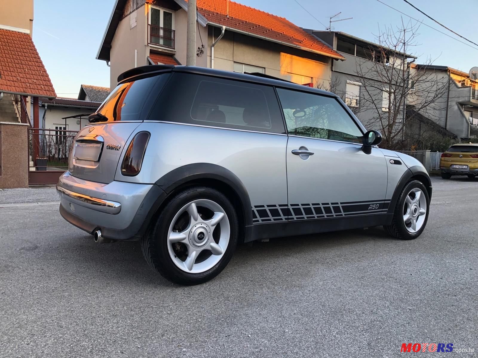 2002' MINI Cooper Mini One photo #3