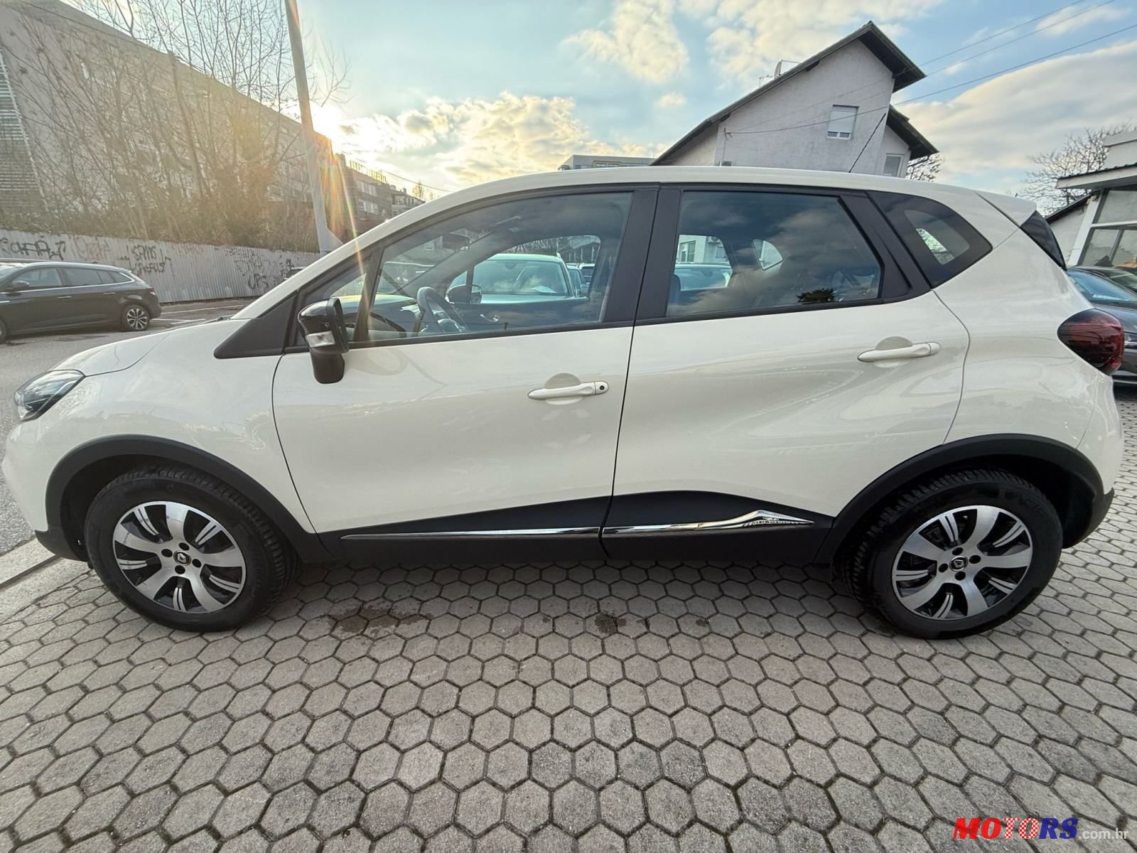2019' Renault Captur Tce photo #3