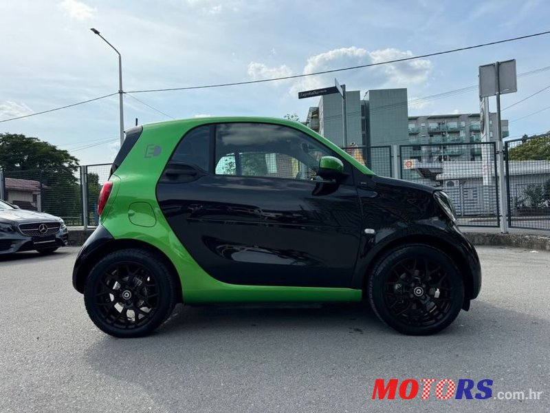 2017' Smart Fortwo photo #4