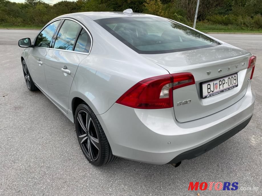 2010' Volvo S60 D3 photo #3