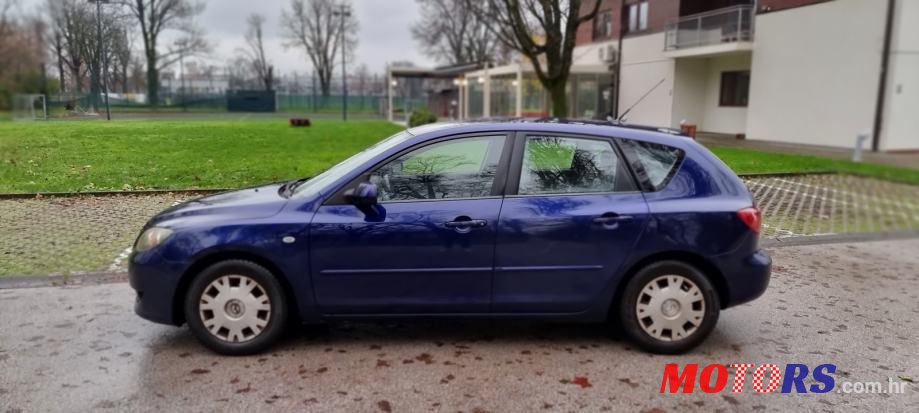 2004' Mazda 3 Sport photo #2