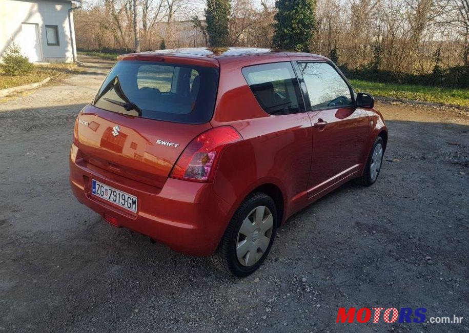 2010' Suzuki Swift 1,3 Gc photo #2