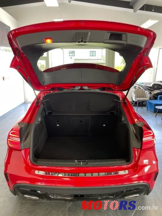 2017' Mercedes-Benz GLA photo #6