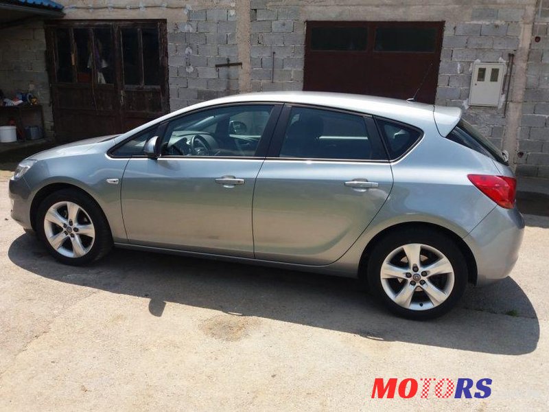 2011' Opel Astra 1,6 16V photo #2