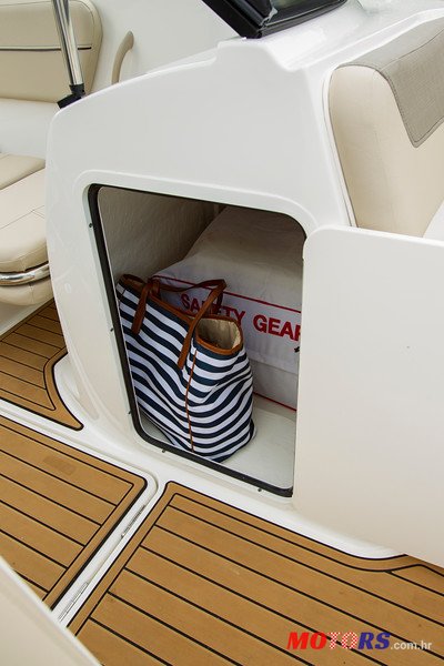 2021' Bayliner VR5 photo #6