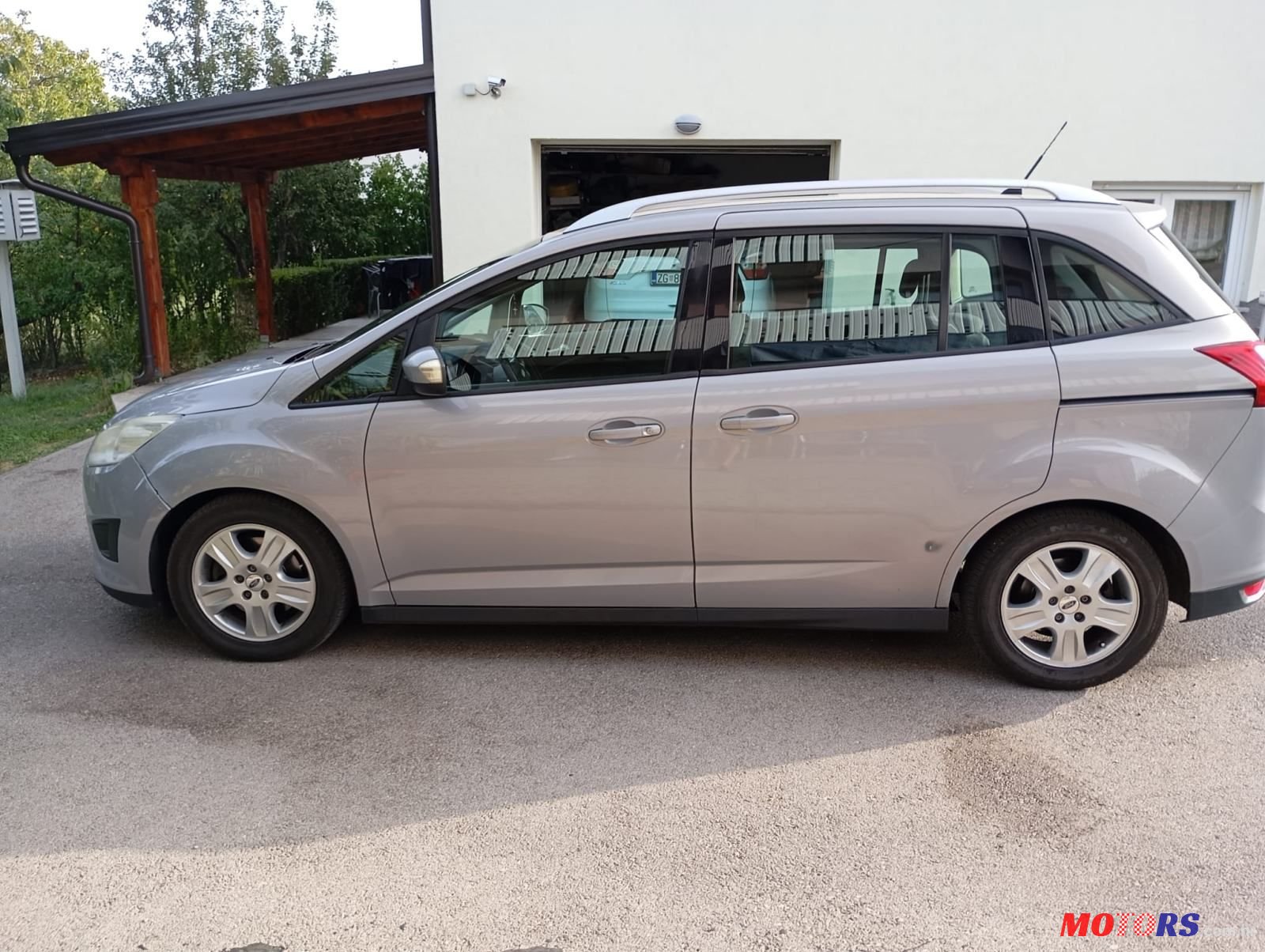 2012' Ford Grand C-MAX photo #2