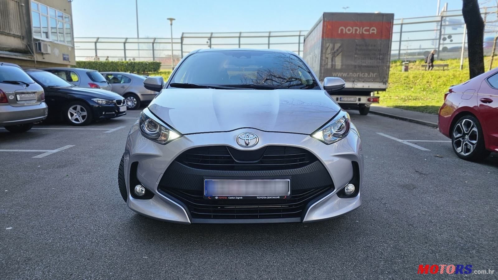2022' Toyota Yaris 1,5 photo #1