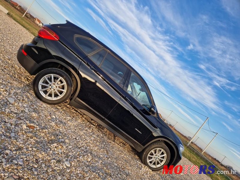 2017' BMW X1 18D photo #6