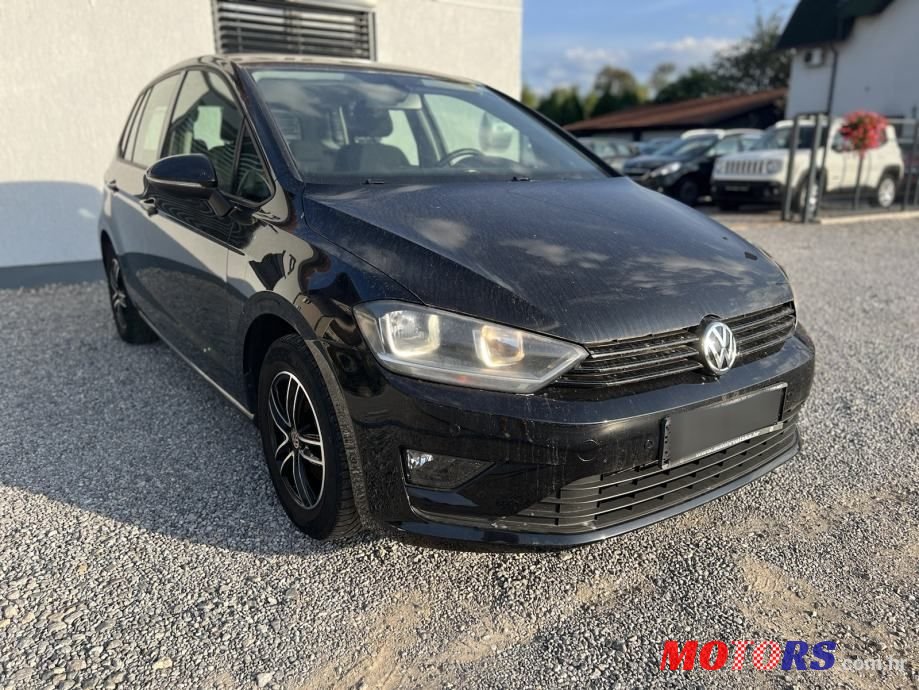 2015' Volkswagen Golf Sportsvan photo #1