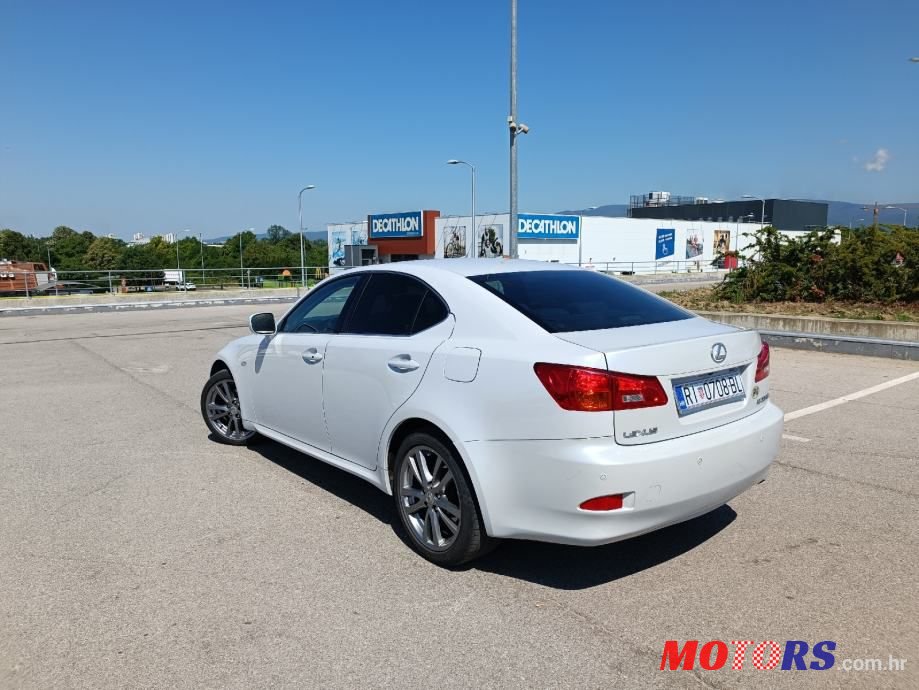 2008' Lexus IS 220D photo #6