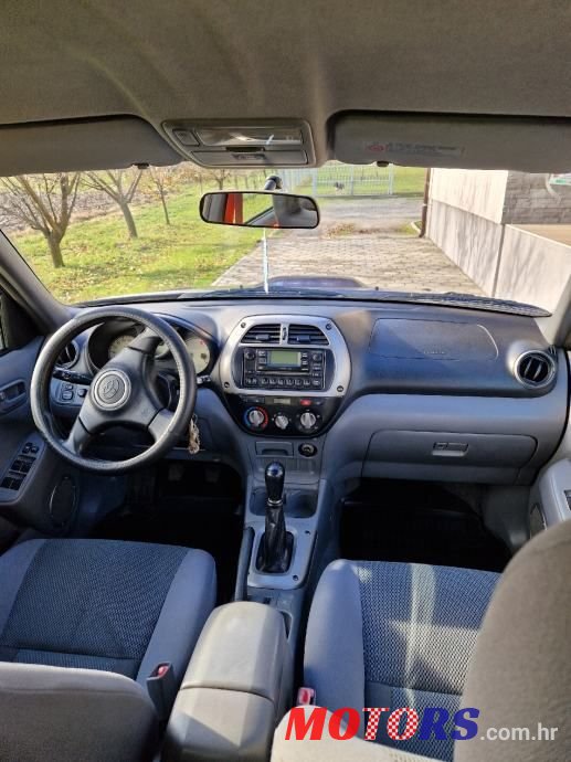 2001' Toyota RAV4 2,0 D-4D photo #5
