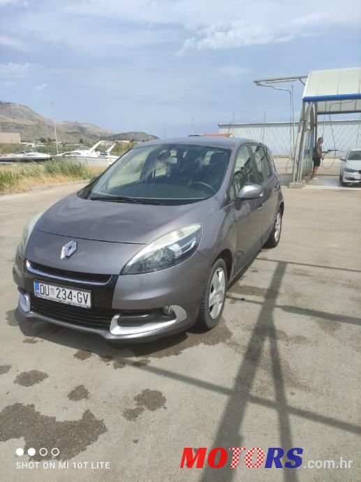 2012' Renault Scenic photo #1