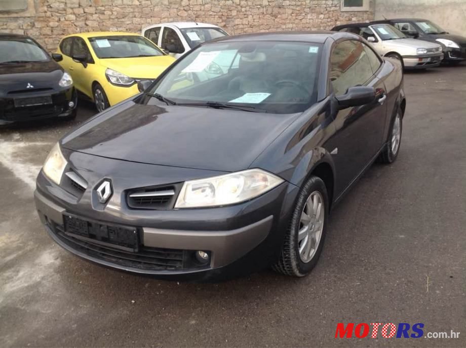 2008' Renault Megane photo #1