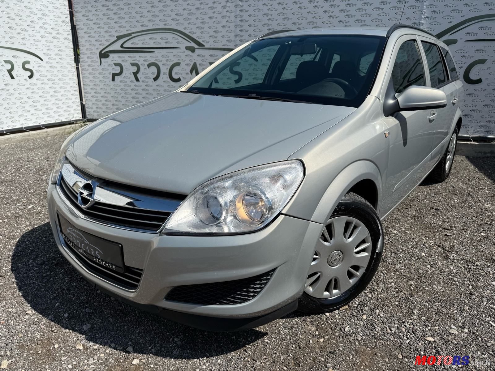 2008' Opel Astra Karavan photo #2