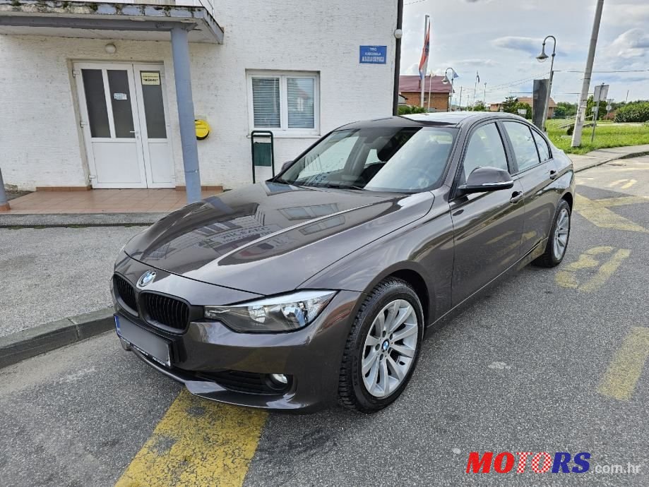 2015' BMW Serija 3 316D photo #2
