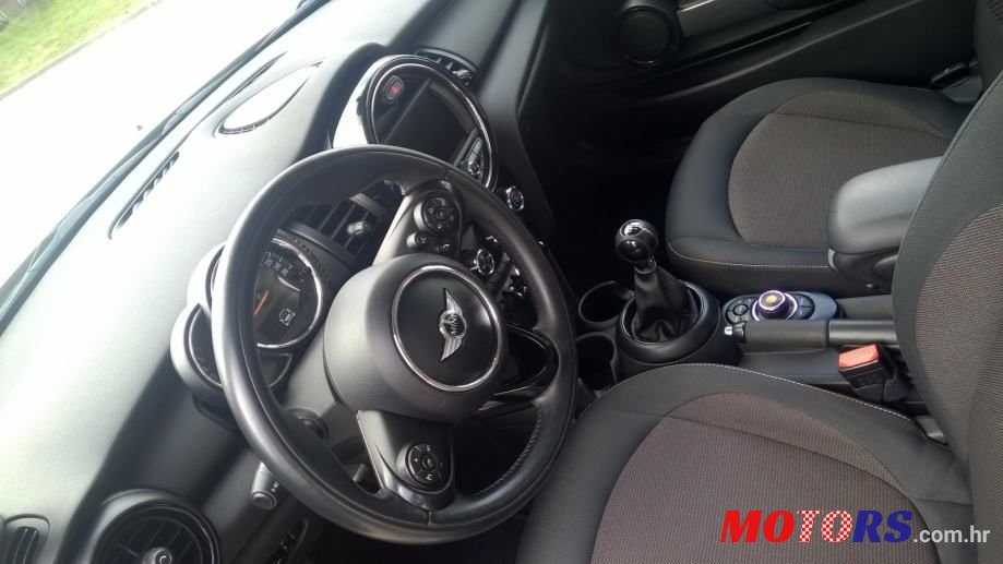 2015' MINI One Diesel F56 photo #2