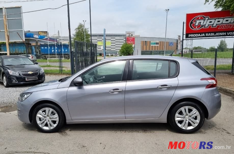 2016' Peugeot 308 photo #3