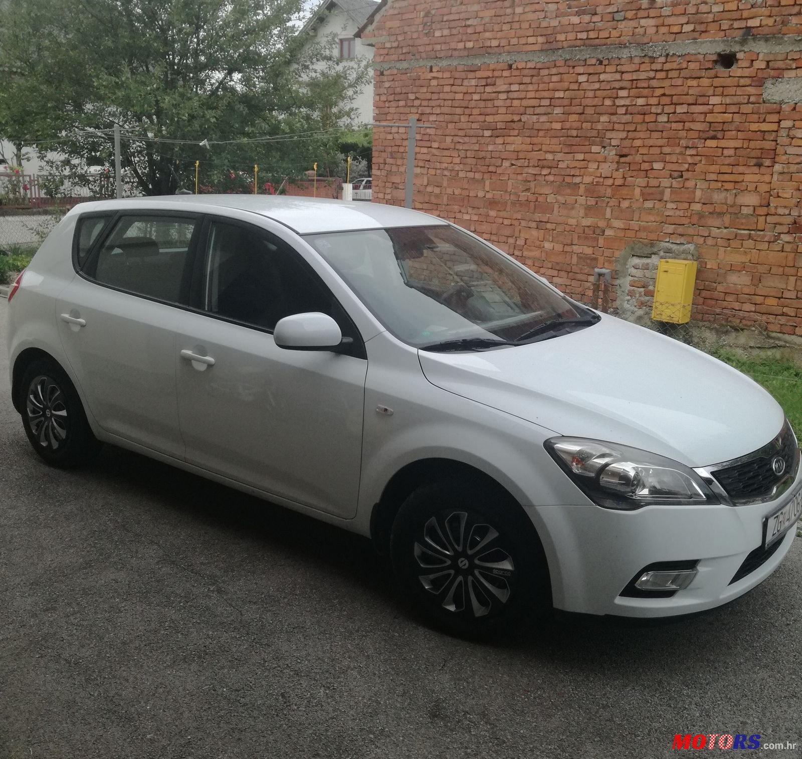 2011' Kia Ceed 1.4LX photo #1