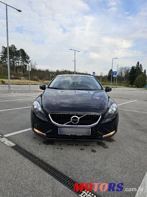 2016' Volvo V40 D2 photo #3