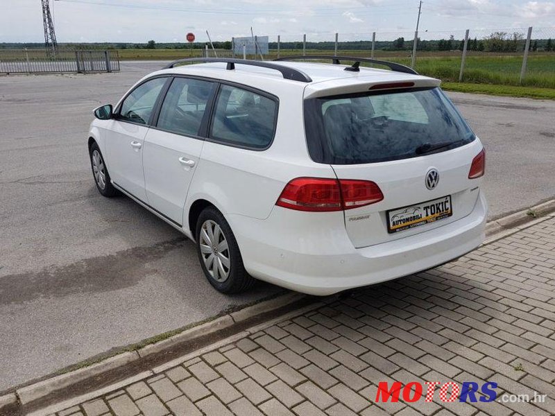 2011' Volkswagen Passat Variant 1,6 Tdi photo #2