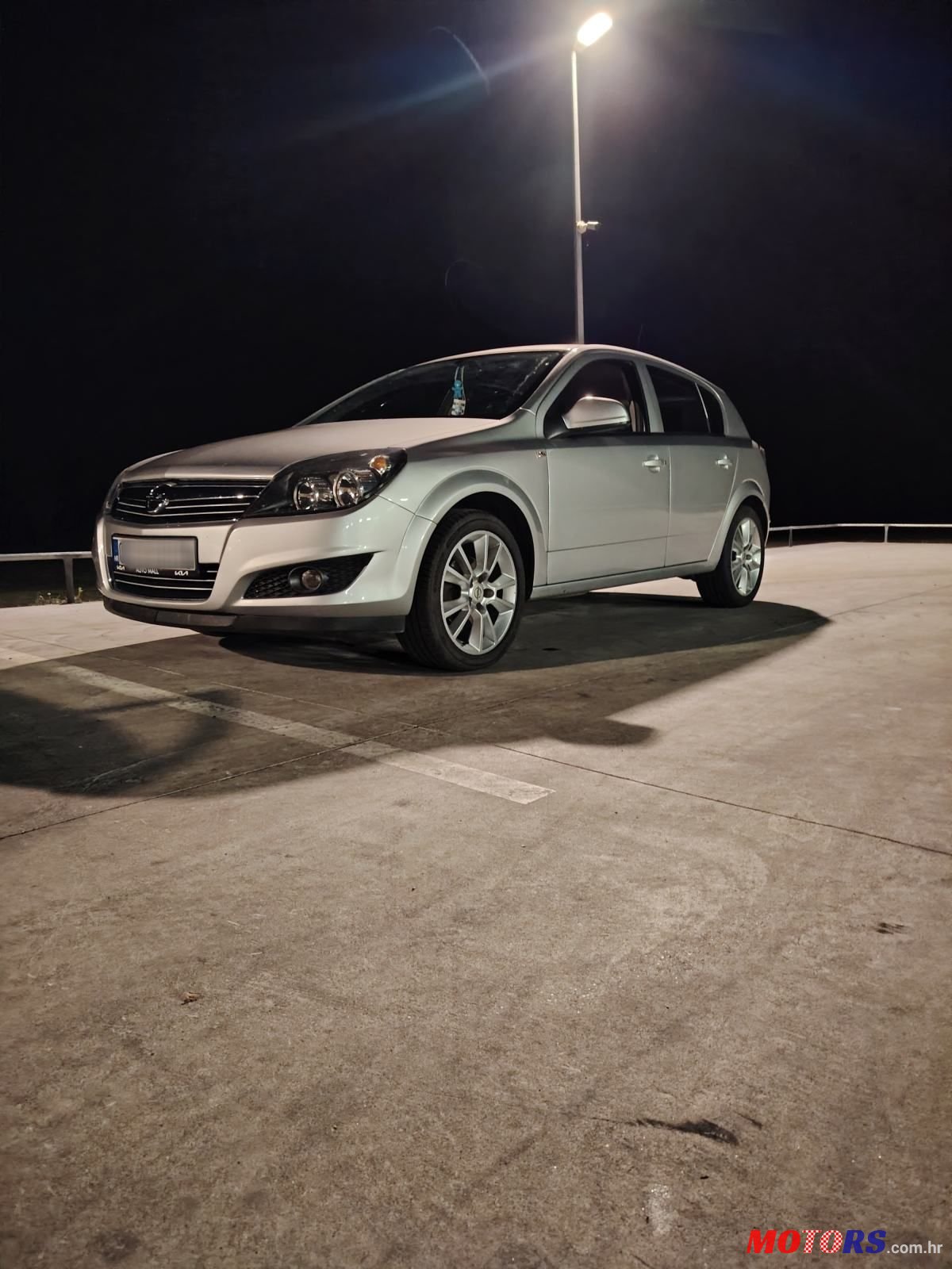 2013' Opel Astra 1,6 Classic photo #1