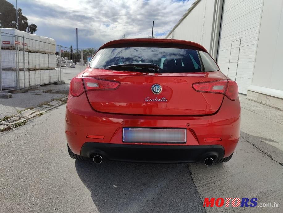 2014' Alfa Romeo Giulietta 2,0 photo #4