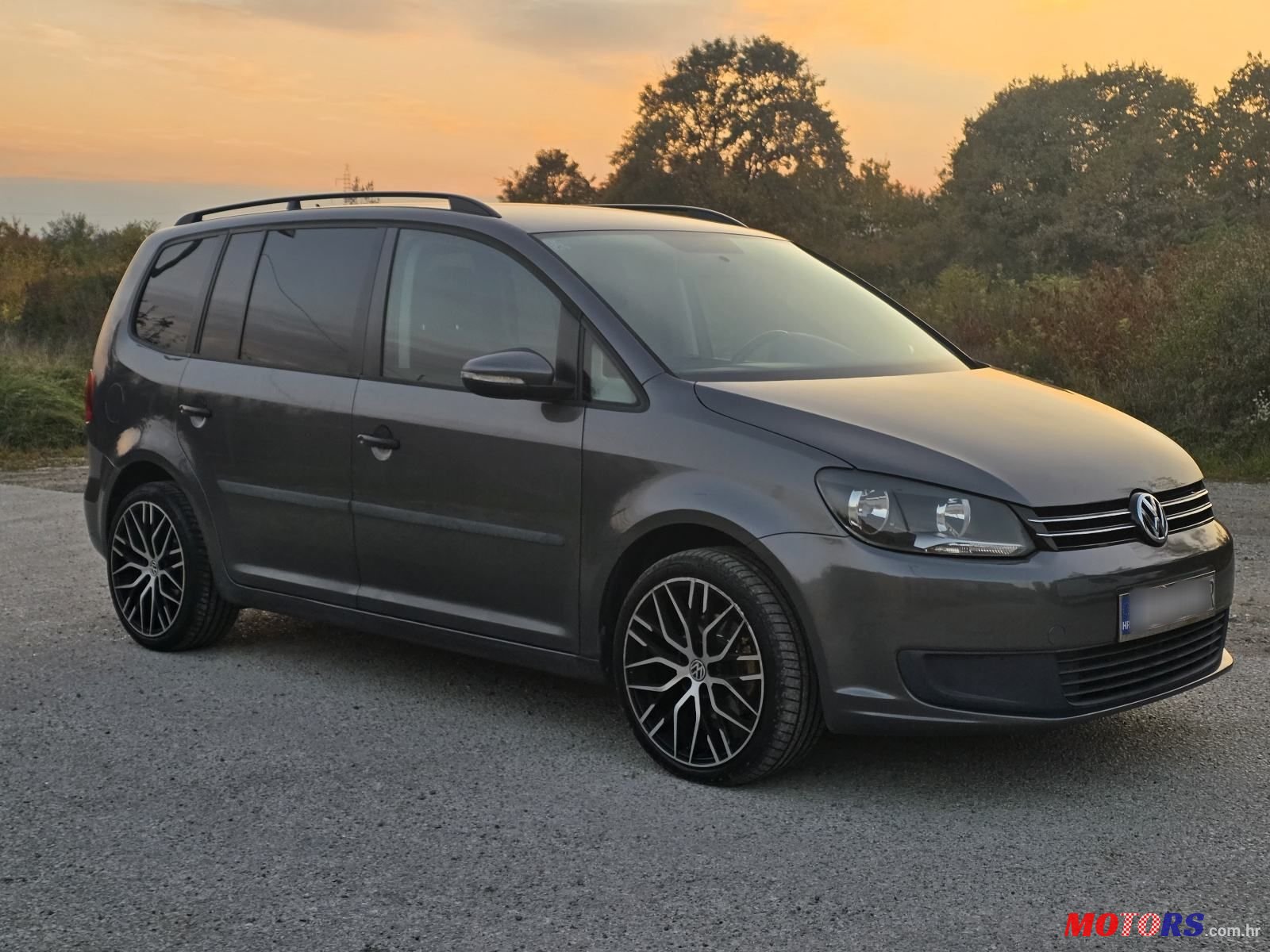 2011' Volkswagen Touran 1,6 Tdi photo #2