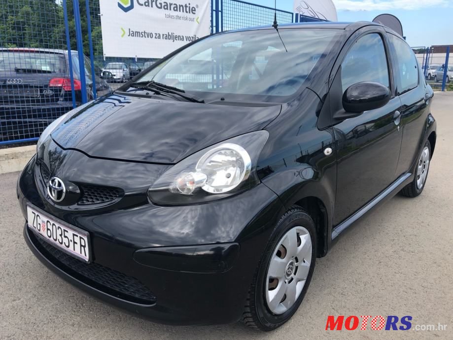 2008' Toyota Aygo photo #1