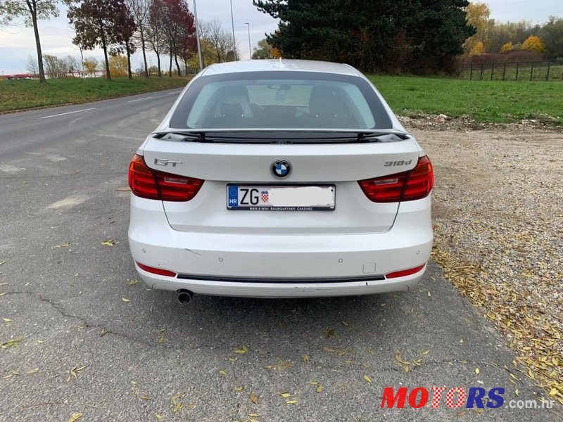 2014' BMW Serija 3 318 D photo #4