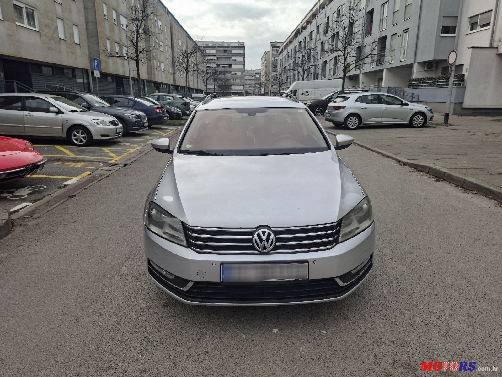 2012' Volkswagen Passat Variant photo #1