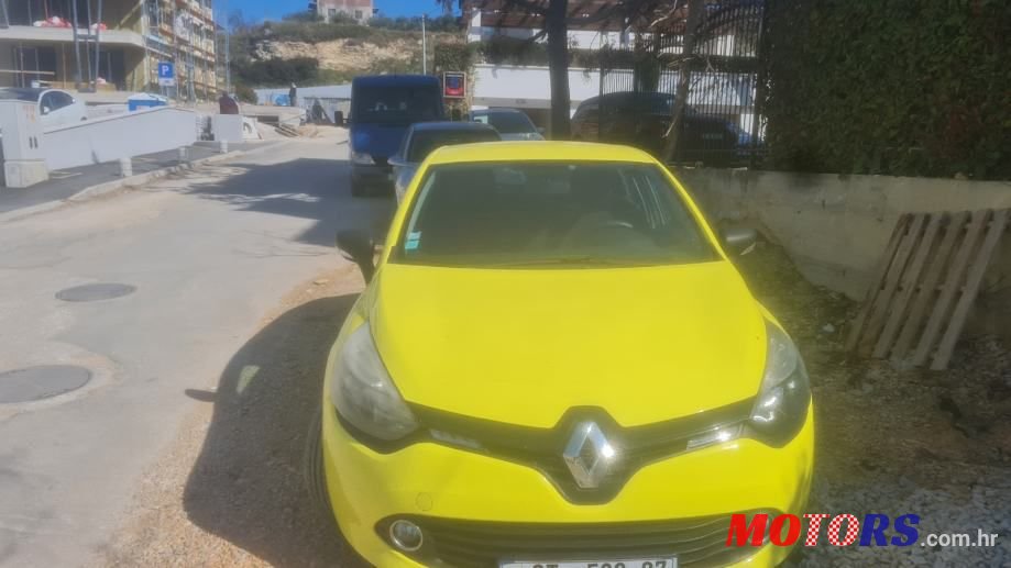2015' Renault Clio Dci 90 Edc photo #1