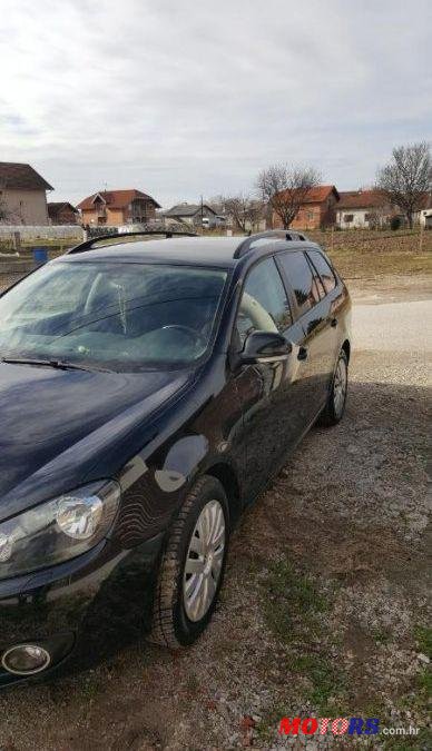 2010' Volkswagen Golf VI Variant photo #2