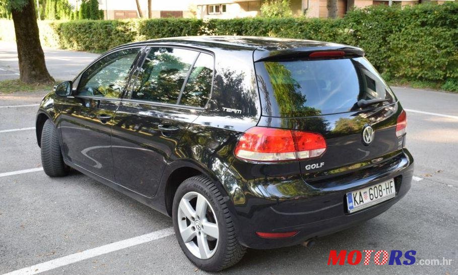 2010' Volkswagen Golf VI 1,6 Tdi photo #4