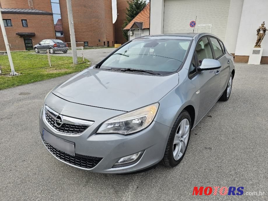 2011' Opel Astra 1,7 Cdti photo #2