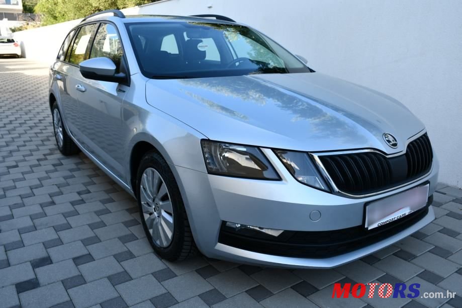 2017' Skoda Octavia Combi photo #2