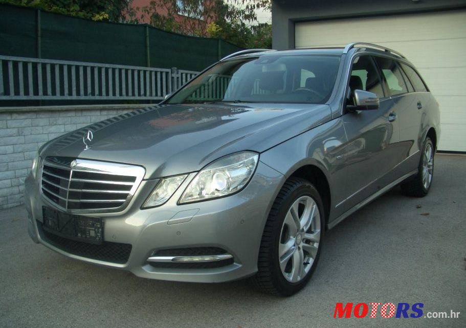 2011' Mercedes-Benz E-Klasa T-Model photo #1