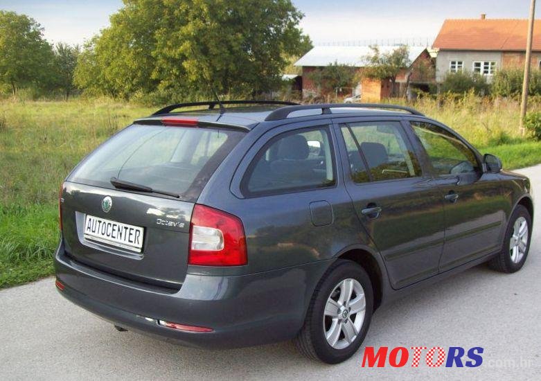 2010' Skoda Octavia Combi 1,6 Tdi photo #2